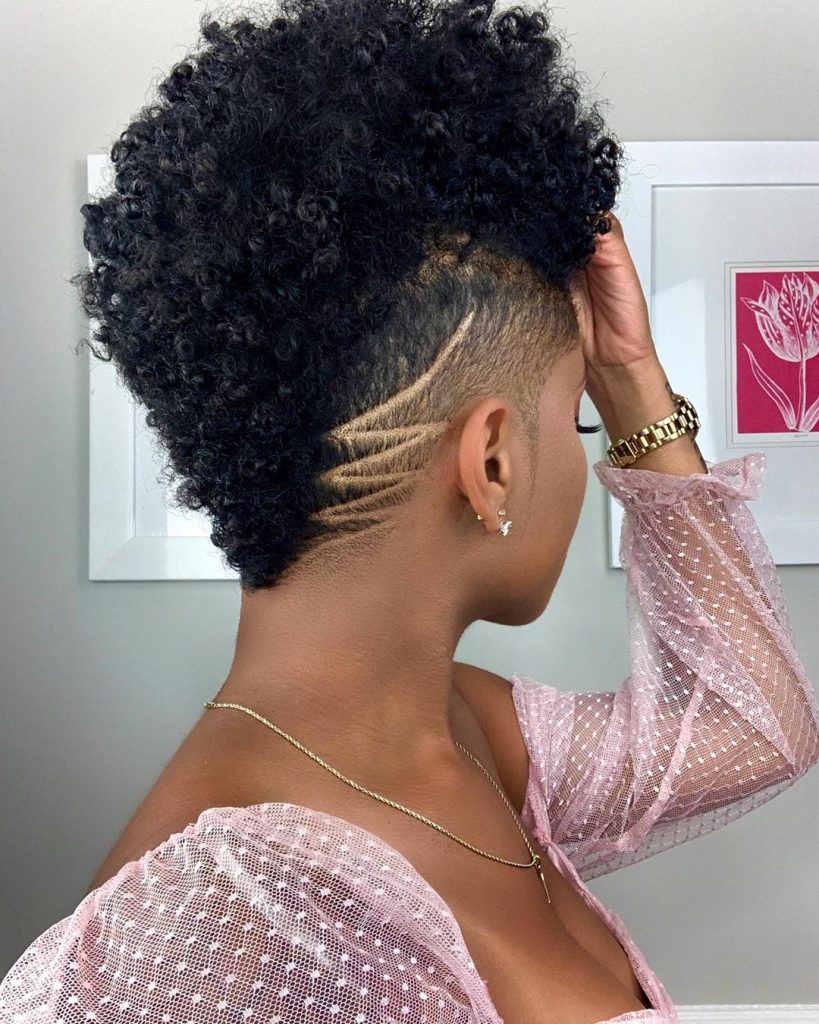 30 Gorgeous Hairstyles For Short Natural Hair You Can Try - Emily CottonTop
