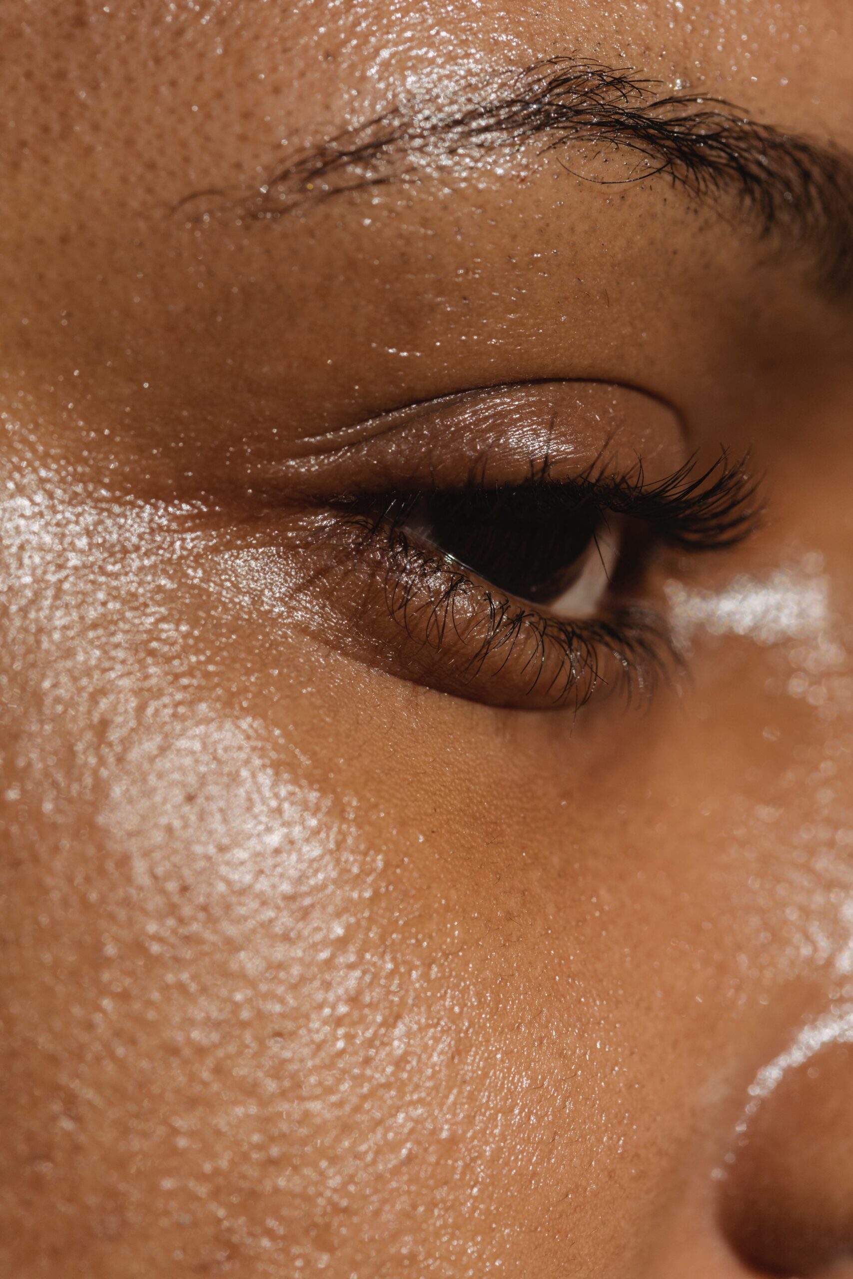 Is a lash lift right for me? black woman with long eyelashes 