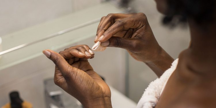 5 Tips To Keeping Your Hands and Nails Looking Good Between Manicures