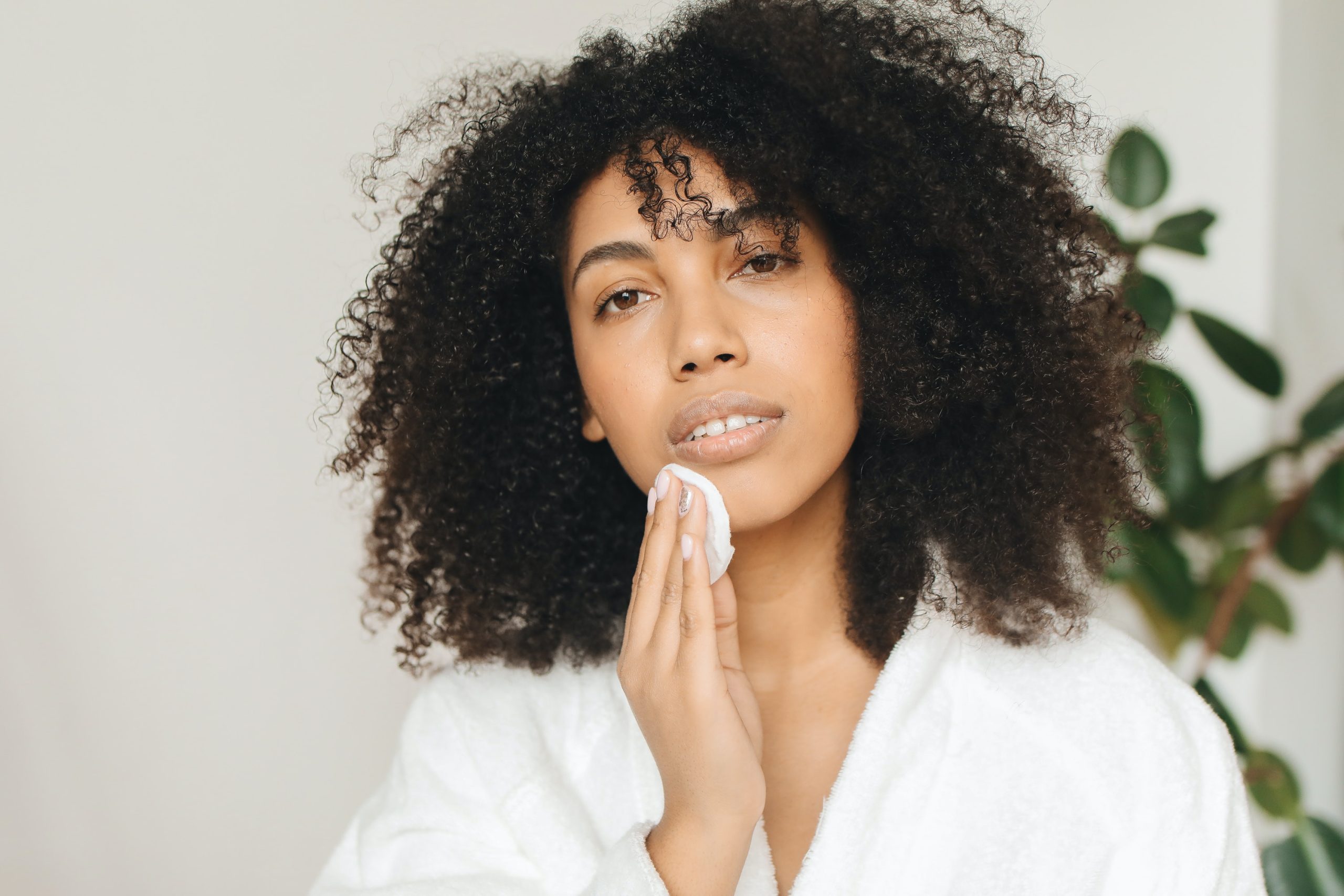Skincare habits for dry, dehydrated skin 