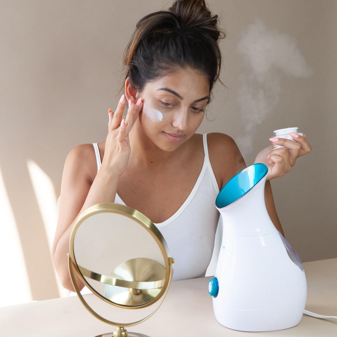 Facial steamer for dry, chapped skin