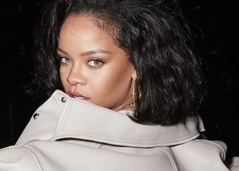 A Billion Dollar Bag! Robyn Rihanna Fenty Is Officially A Billionaire
