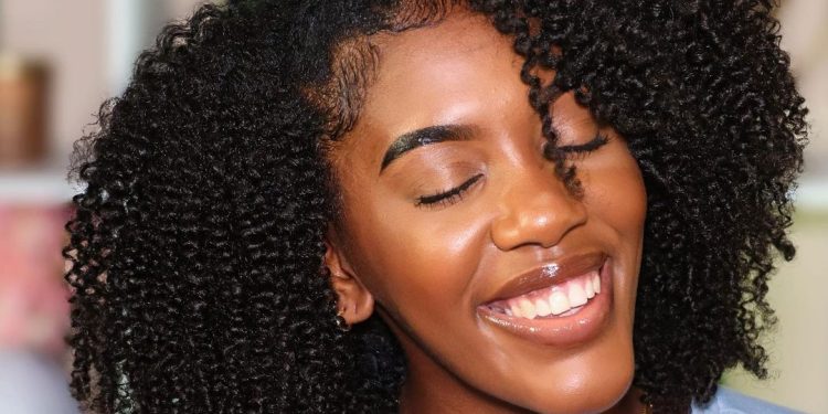 So Your Hair Is Always Dry AF—Here’s How To Fix It