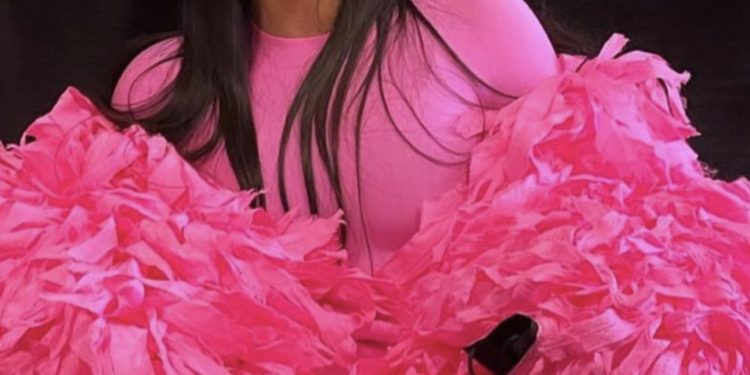 Twitter Reacts To Kim Kardashian Hosting SNL – “ATE!!!!!! Y’all need to watch her monologue it was wild”