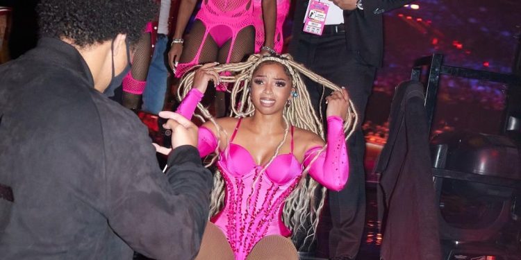 Chloe Bailey Shared Behind The Scenes Photos Of Her VMA Performance And How Overwhelming It Is