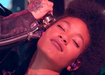 Willow Smith Shaves Her Head Live During Her Live Performance