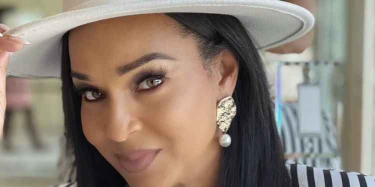 LisaRaye Says It Wont Benefit R.Kelly To “Snitch” On Other Celebrity Pedophiles To Reduce His Sentence