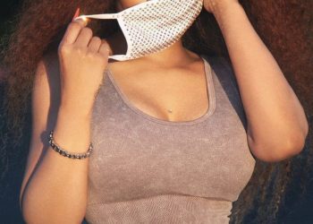 Watch Blac Chyna Go Off On A Fan Who Wanted A Picture, Telling Her She Better Be Vaccinated