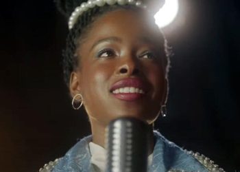 Amanda Gorman Kicks Off Super Bowl With Powerful Poem