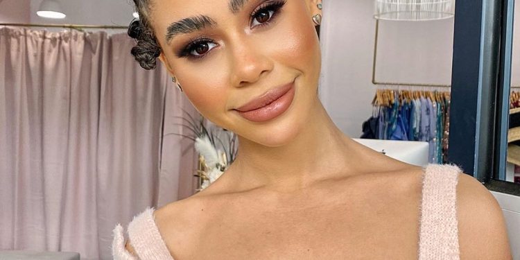 How To: Bantu Knots For A Quick Weekend Protective Style