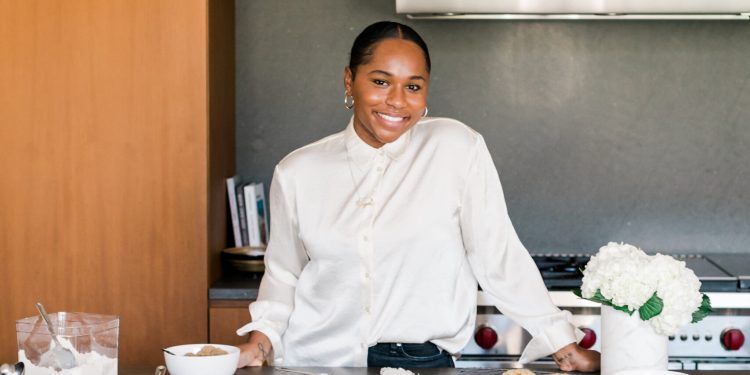 This 28 Year Old Entrepreneur Went From Being Unemployed To Making Cookies That Everybody Wants To Taste (Even Issa Rae!)