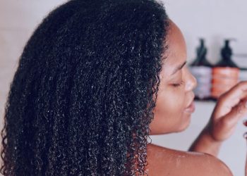4 Ways To Clarify Your Hair And Scalp