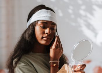 Finally Get Rid Of Those Stubborn Under-Eye Bags With These 3 Super Effective Creams