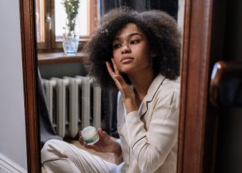 4 Skincare Habits That Are Doing Way More Harm Than Good And How To Fix Them