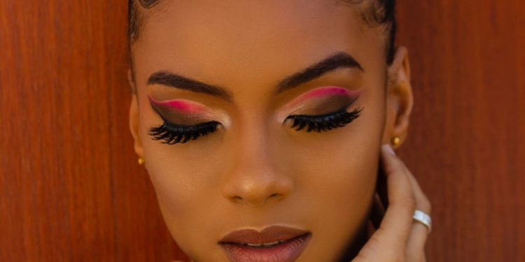 7 Brilliant Ways to Waterproof Your Makeup (Even When It’s Not)