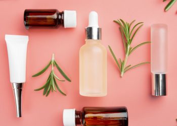 Yes, You Can Refresh Your Hair Without Wetting It – And Rosemary Extract Is The Key