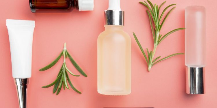 Yes, You Can Refresh Your Hair Without Wetting It – And Rosemary Extract Is The Key