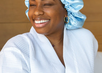 lady with hair bonnet on