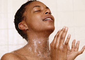 3 Must-Have Products To Turn Your Shower Into A Super Relaxing Aromatherapy Session