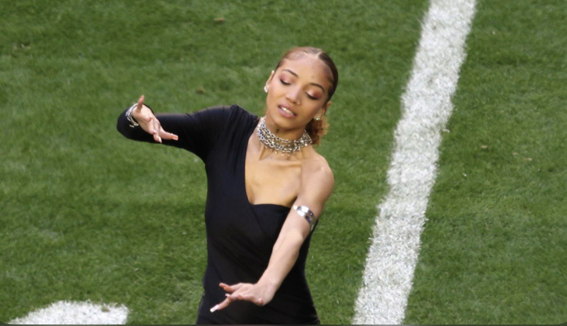 Justina Miles Is The First Black Deaf Woman To Provide ASL
interpretation At The Super Bowl And She Did What Needed To Be
Done