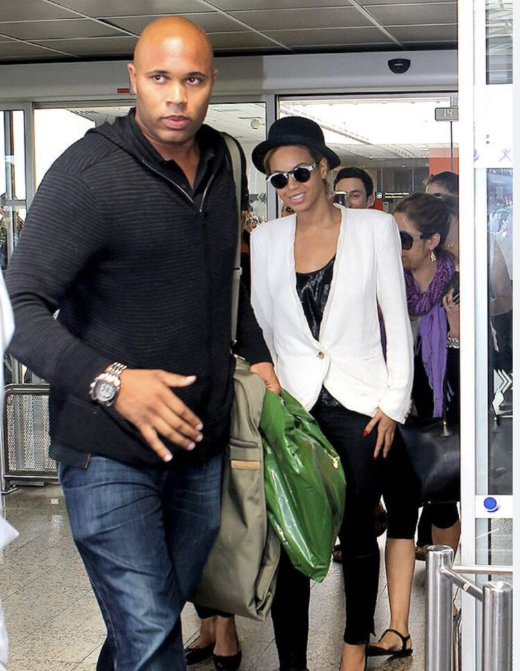 Beyonce Was Visibly Gagged At The 'Love' Her Body Guard Julius Received