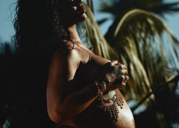 Rihanna Debut’s A Little Series Called “Rub on ya titt**s” A Maternity Shoot