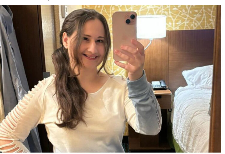 Gypsy Rose Blanchard Pops Champagne with Husband and Poses with Family at Welcome Home Party